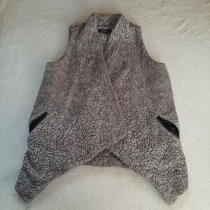 Knapp Studio Fuzzy Sherpa Vest Wrap Size S